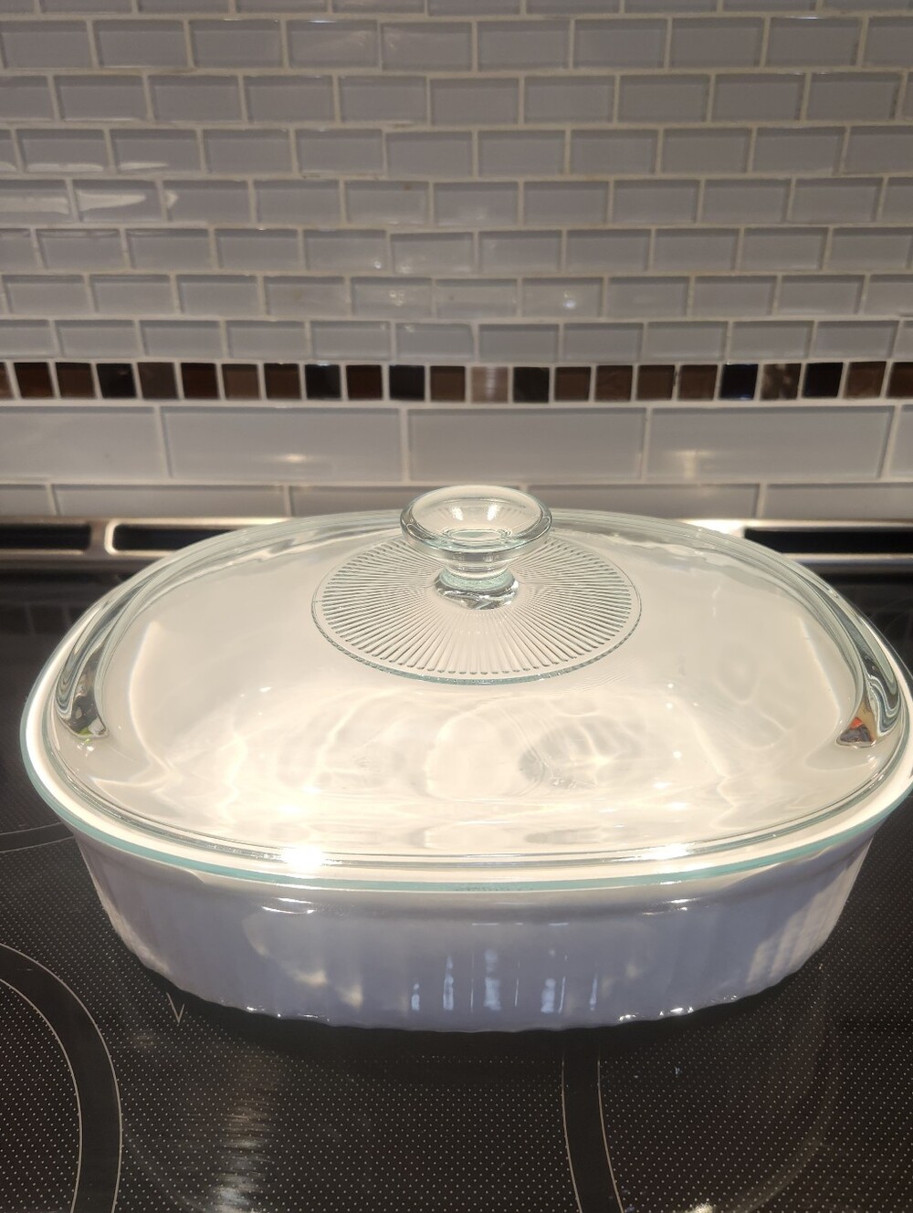 Corningware French Stoneware White Glass Oval Casserole Dish with Lid